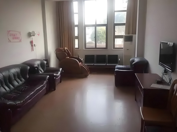 在哪个网站申请深户_于佩尔：热爱永远不会消失 米院建敬老积1平方筑面