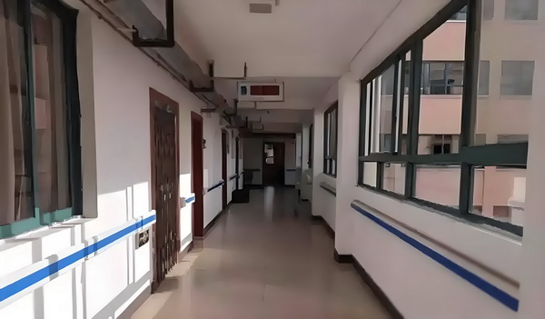 迁深户所需要的手续_专访导演饶晓志：对《万里归途》满意和骄傲 专访导演饶了事项重大筹划
